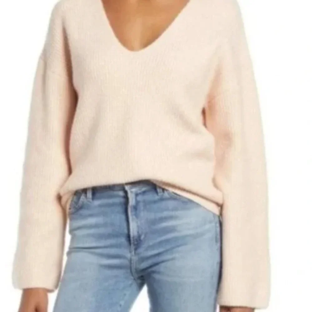 NEW Treasure & Bond Nordstrom M V-neck Pullover Sweater in Pink Ribbed knit - Picture 1 of 6